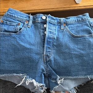501 Levi cut off shorts